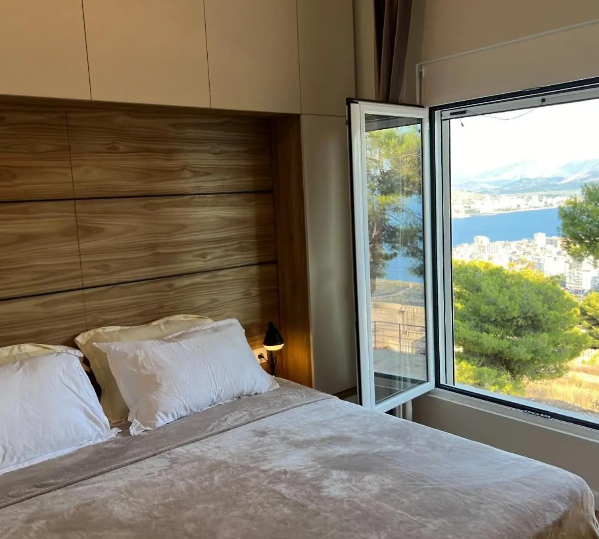 Apartment Queen Bed With The Best View! Sarande