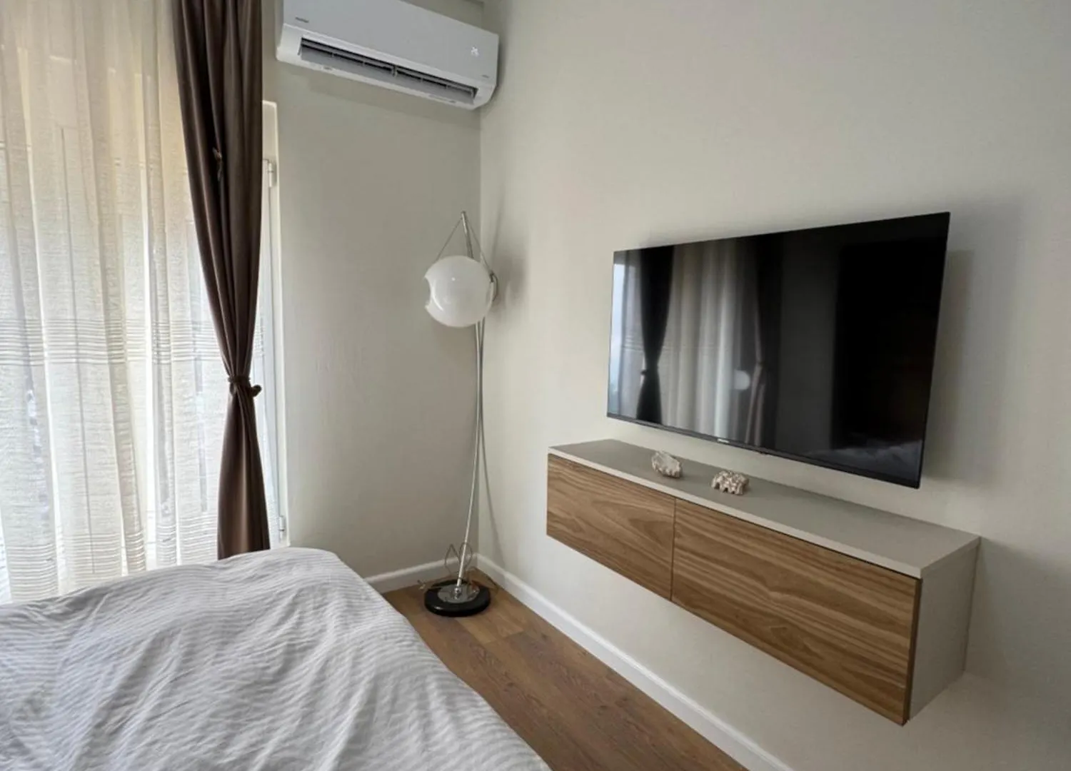 Queen Bed With The Best View! Sarandë Apartamento